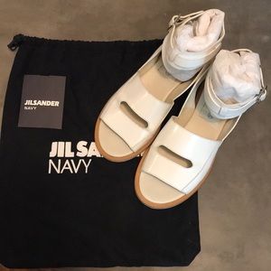8.5/10 Jil Sander Navy Sandals with buckle